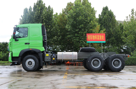 6*4 Lieferanten von Mülltransportern Sinotruck Howo T7H Grüne Farbe 6 Zylinder 400 PS starker Motor