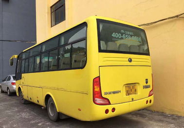 Mittlere Hand des Größen-Zug-zweite, benutzter Bus und Trainer 2012-jährig mit 31 Sitzen