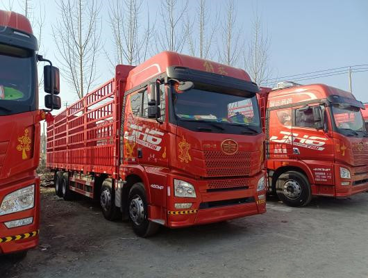 FAW verwendete 8x4 18 Ton Cargo Trucks With 12wheels, der in gutem Zustand für Fracht-Gebrauch verwendet wurde